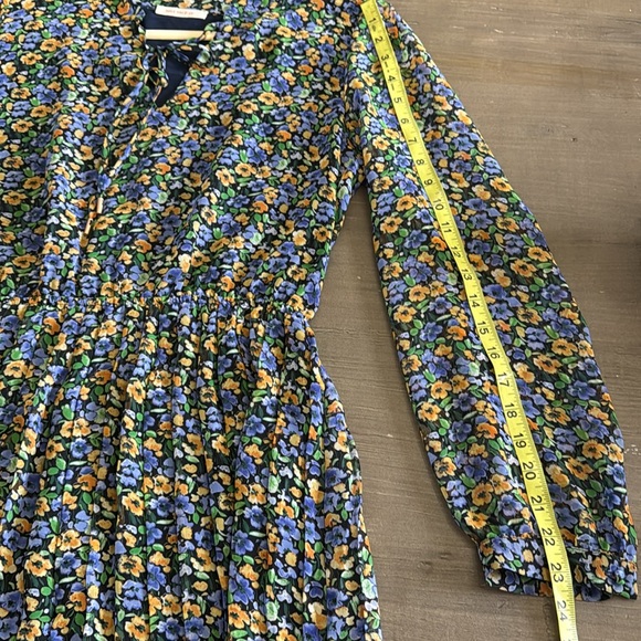 Skies are Blue Daisy Print Pleated Mini Dress - Picture 11 of 12